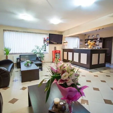 Hotel Bryasta & Restaurant 3*