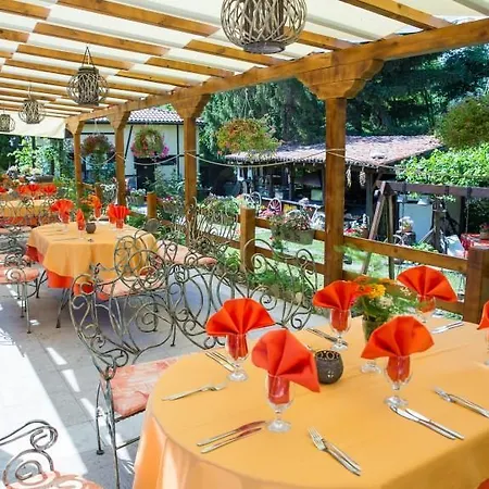 Hotel Bryasta & Restaurant
