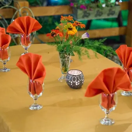 Bryasta & Restaurant Hotel