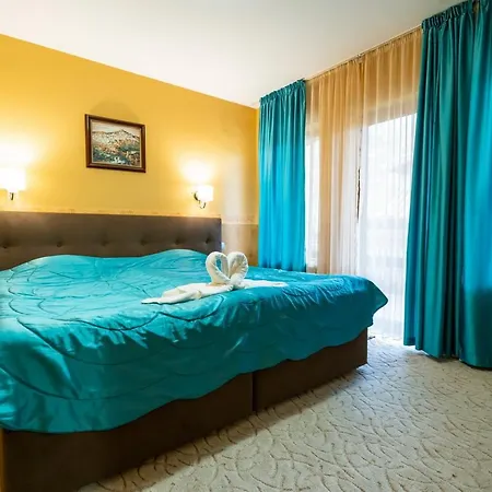 Bryasta & Restaurant Hotel