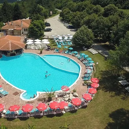 Hotel Bryasta & Restaurant 3*